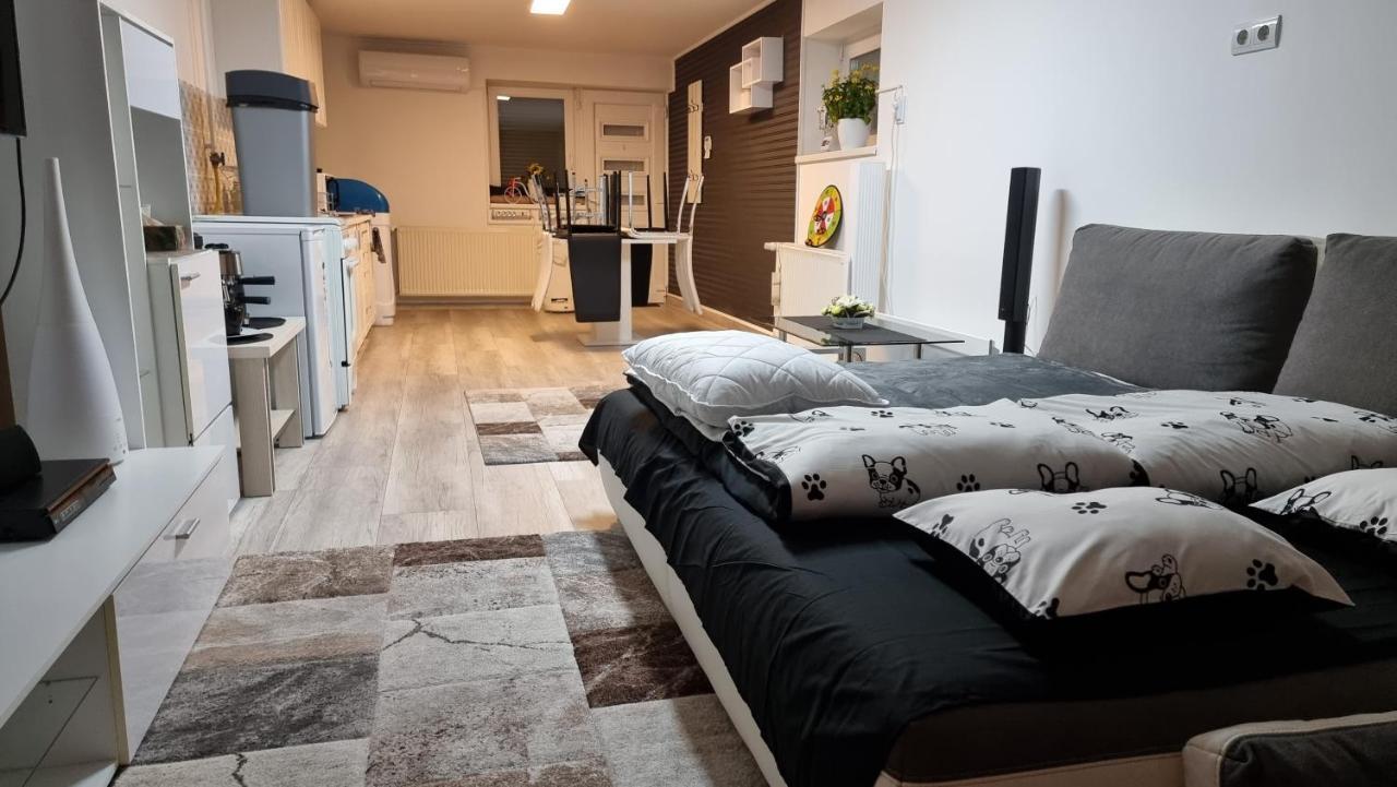 Panoli Apartmanhaz Nyiregyhaza Lägenhet Exteriör bild